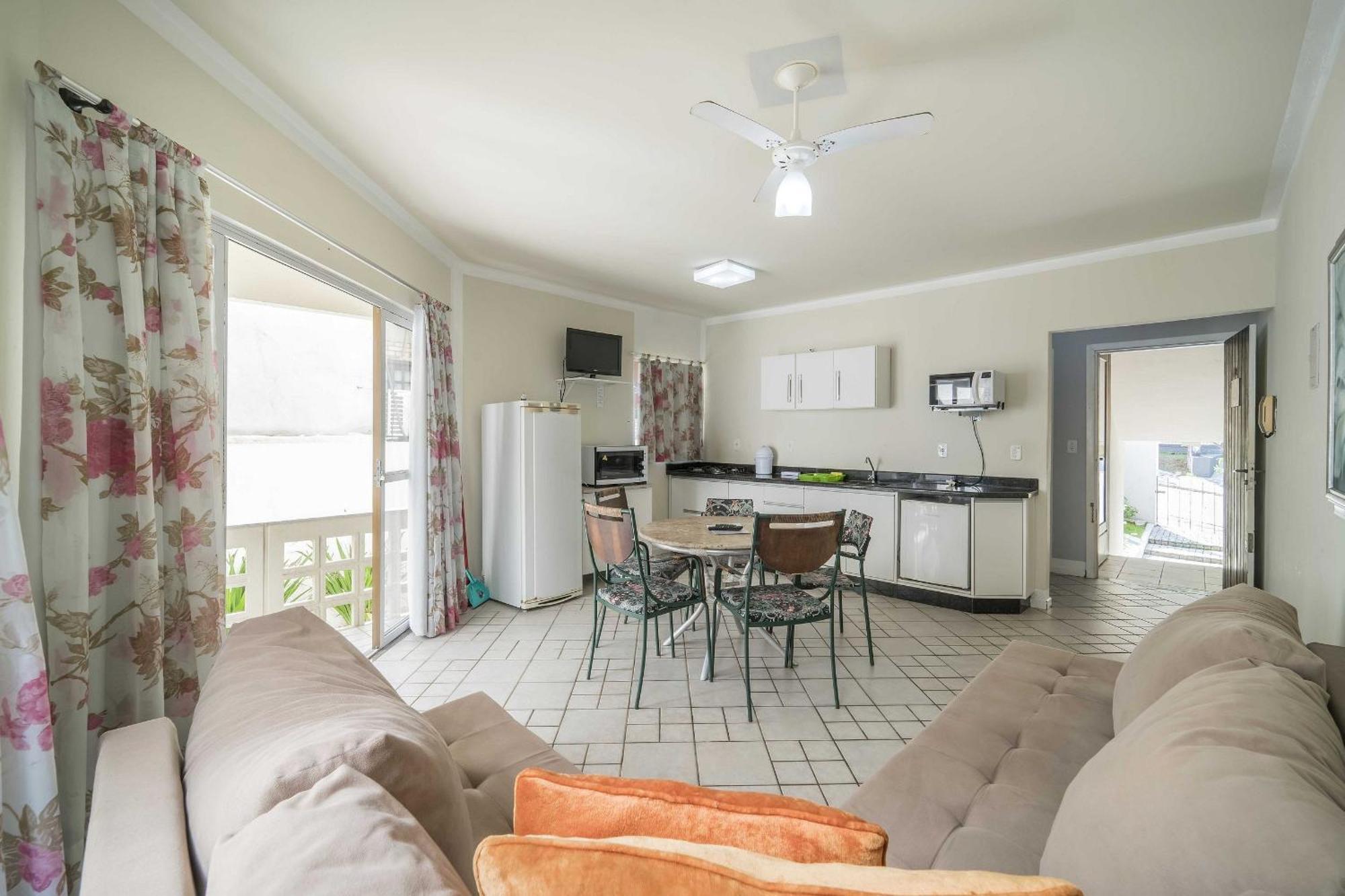 봄비나스 Apartamento Em 4 Ilhas 아파트 외부 사진